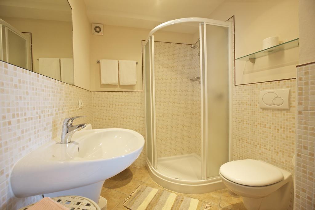 Casa Balon Apartment Oggebbio Bagian luar foto